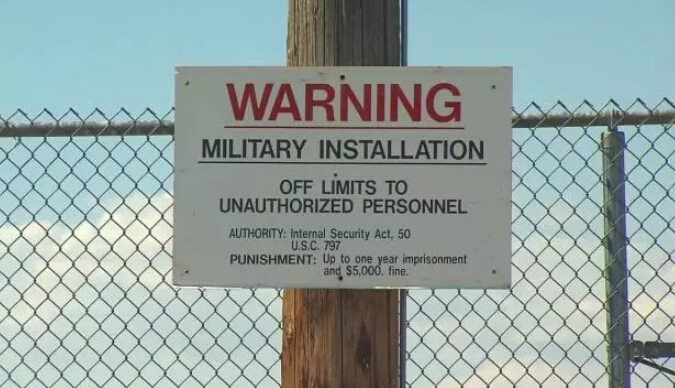 百万大军联合入侵美最神秘基地!美国空军脸色铁青:致命武力备战_警告