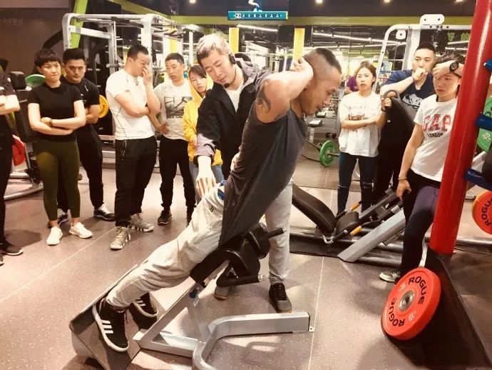 本源训练专访丨低头久坐越来越低龄化康复训练或是拯救现代病的良药