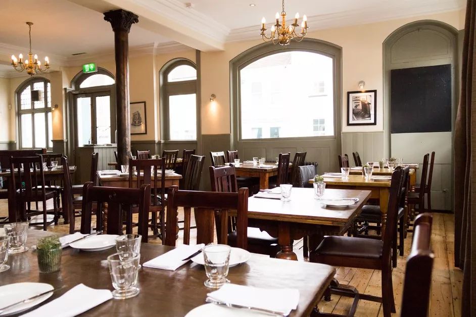 在英国留学,哪些好吃不贵的米其林一星餐厅值得留学生打卡?