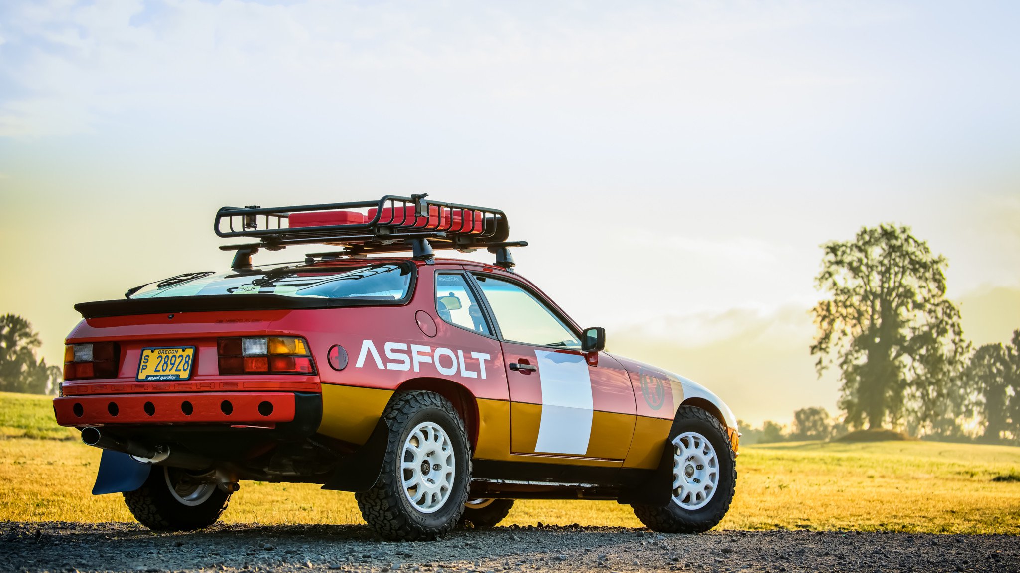 1987年保时捷924s baja拉力赛车经典车型