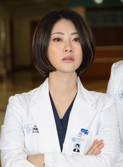 产科医生林娜剧照