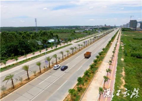 工业大道雷州市首条8车道城市大道改扩建工程接近完工