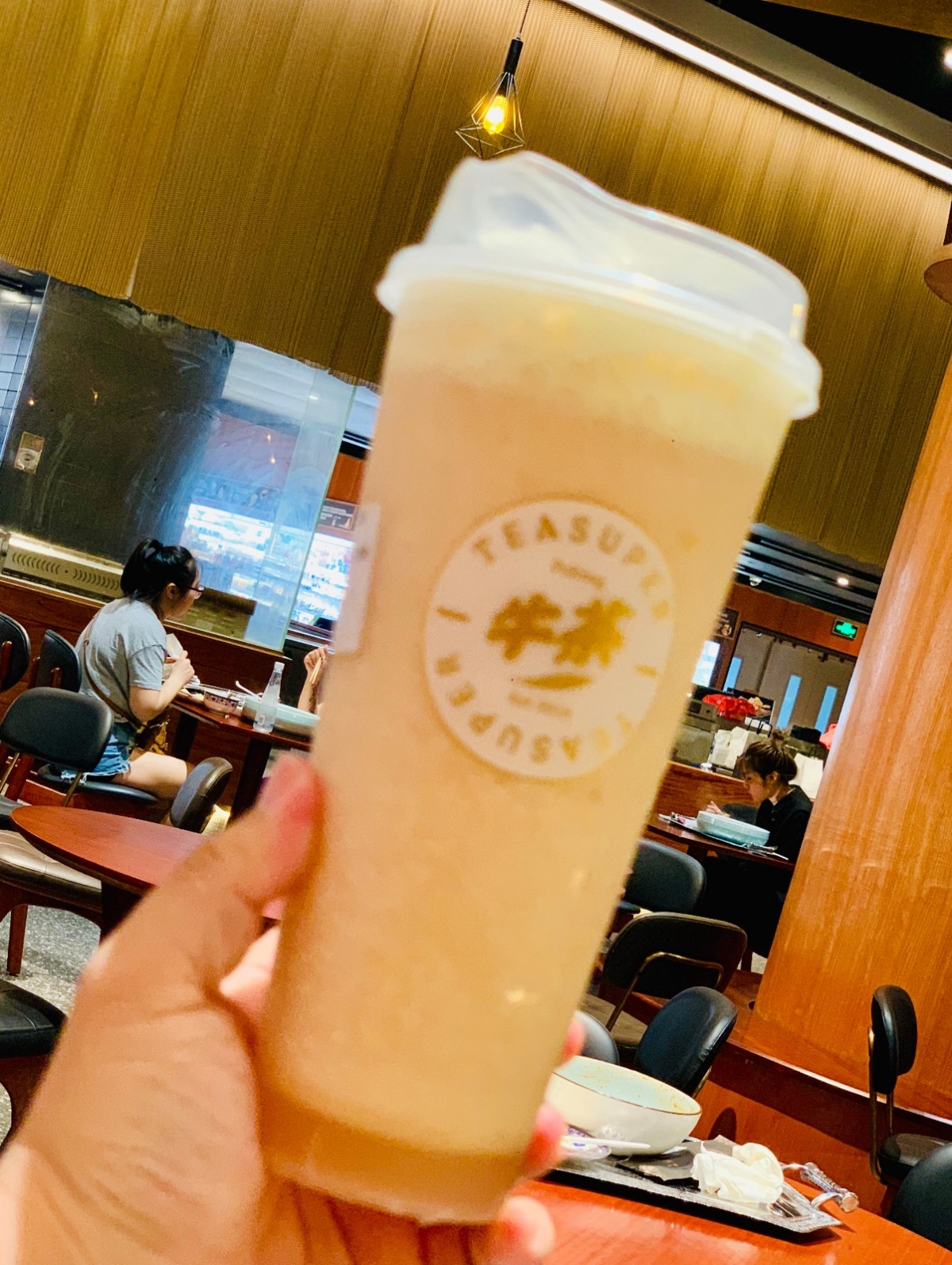 清醒一点认清现实不要自欺欺人你的体重真的不会因为少喝一杯奶茶
