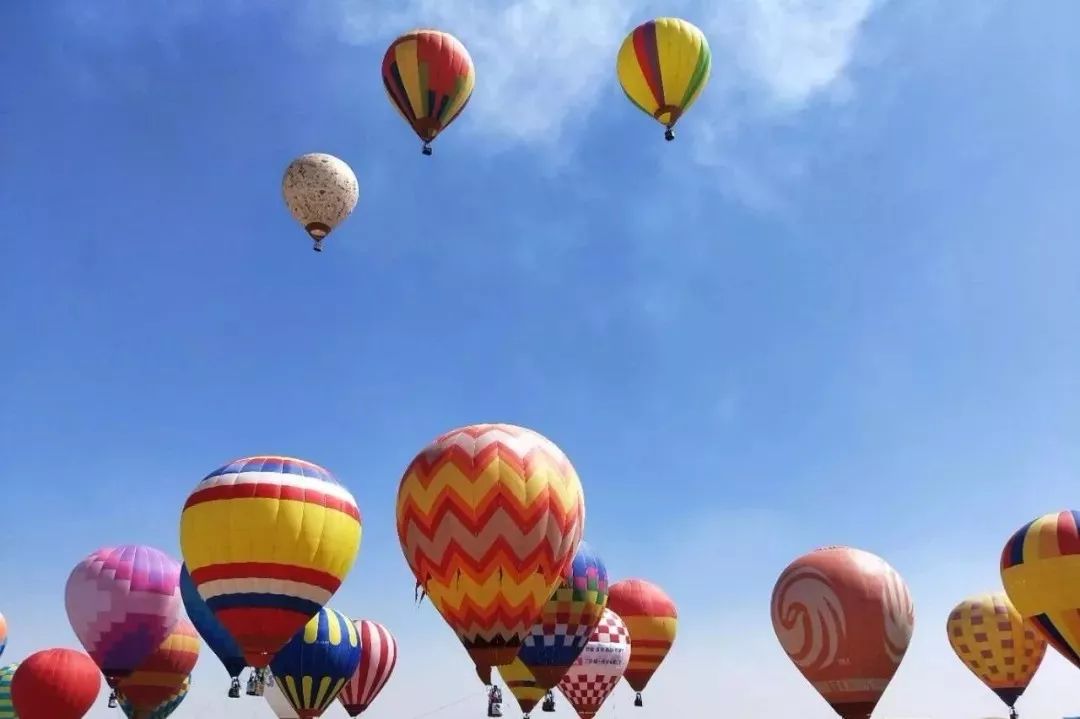 沙漠迪拜七星湖第二届热气球节8月3日8月13日自驾票火爆来袭成人108元
