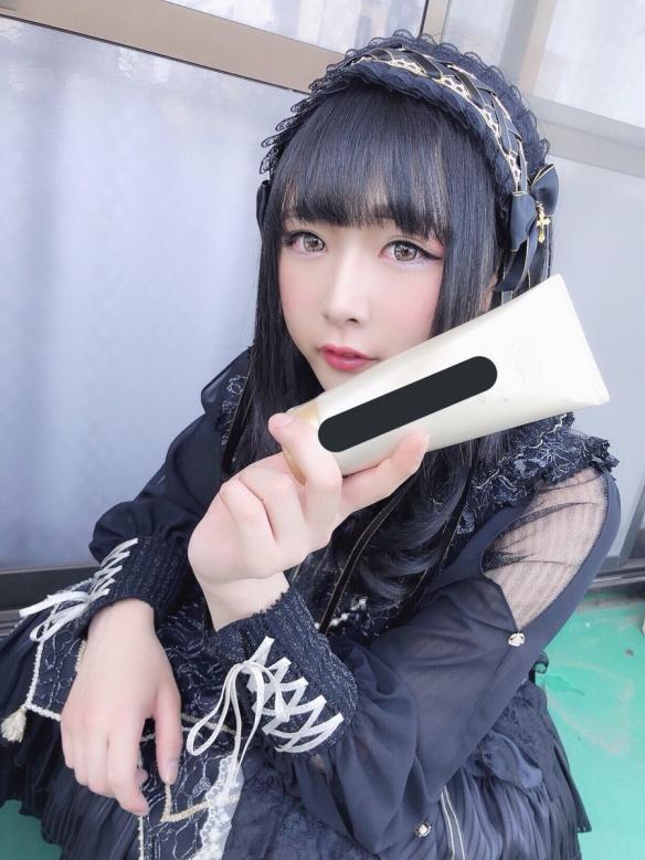 真后街女孩推特大火的女装大佬竟是不良少年