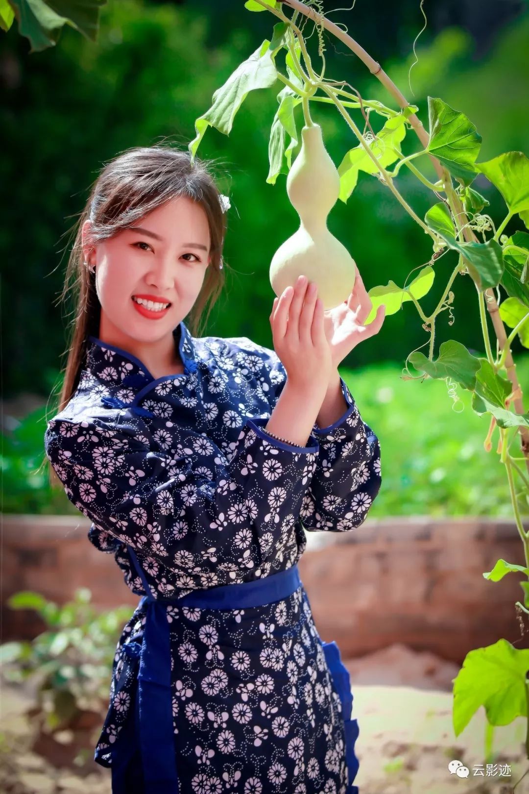 地坑院人像姐妹情深