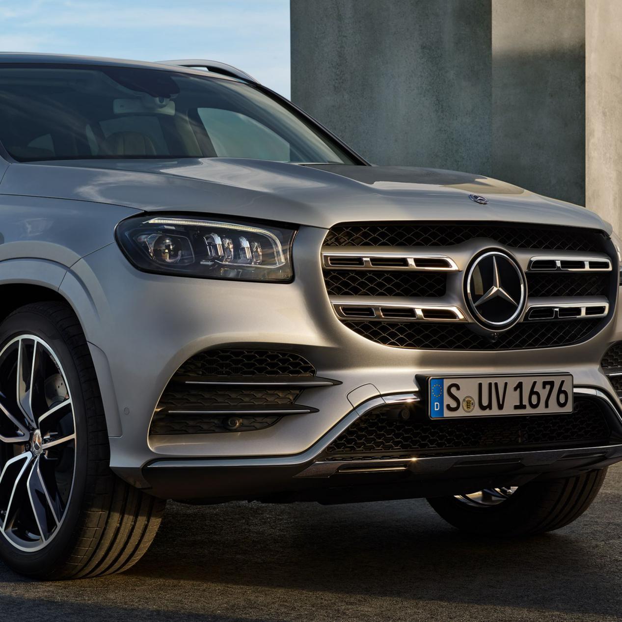 近日,奔驰发布了全新奔驰gls的官图.