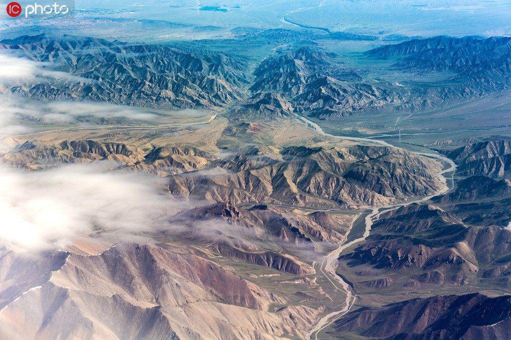 航拍中国新疆气候图片