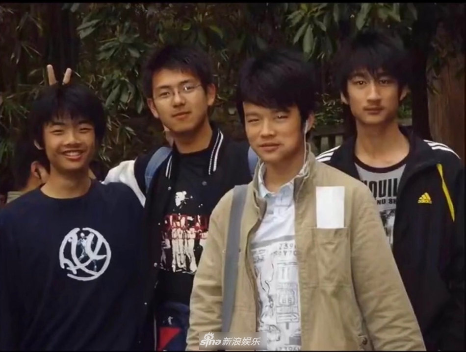 李现因饰演男神走红 初高中旧照被扒原来也胖过