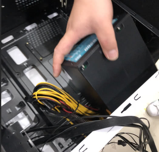 揭秘电脑的电源构造及原理选择技巧分享让你放心大胆买电源