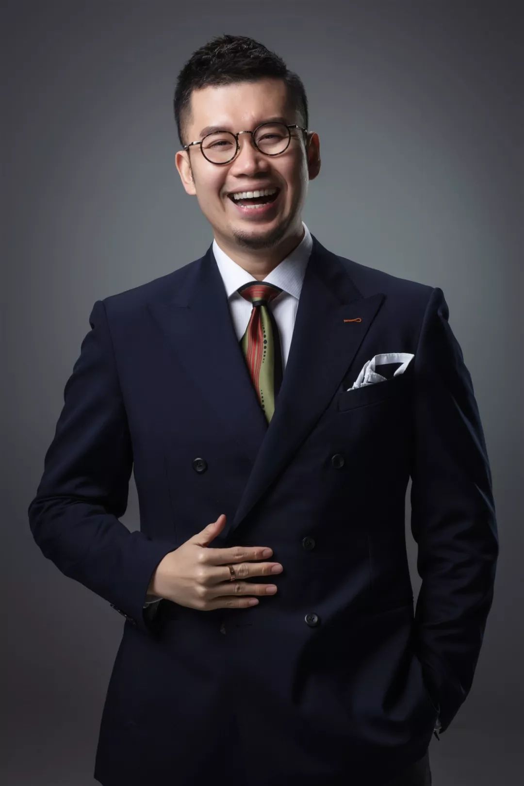 青岛眼镜党必看主播大嘴近视手术直播邀你摘镜做靓仔