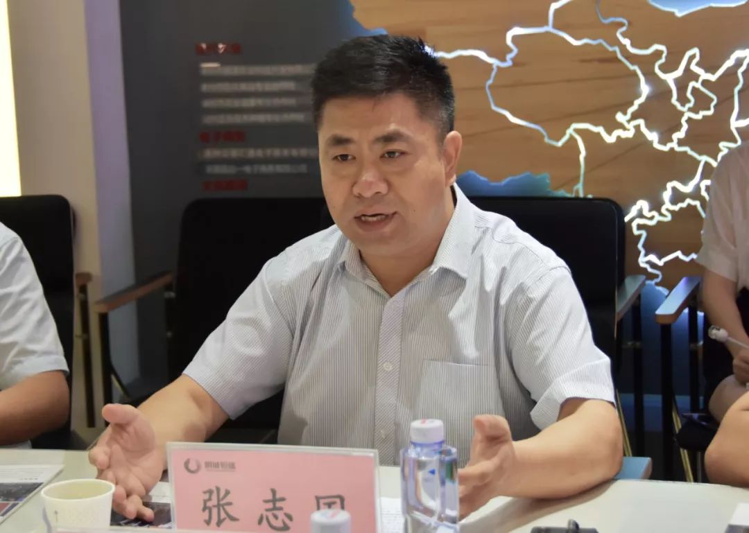 河北省道路运输协会(以下简称"河北道协")会长张志国,副秘书长王宁