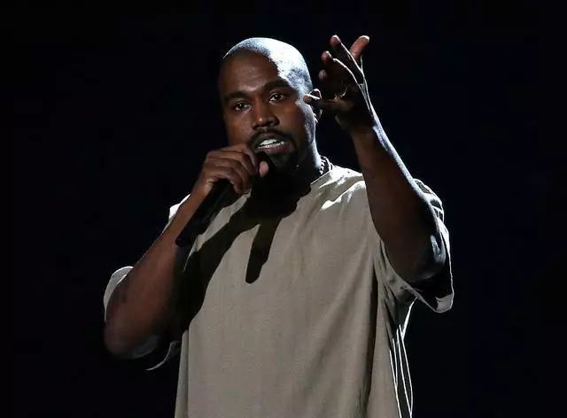 最吸金男歌手: kanye west这是霉霉第二次登顶福布斯名人榜,同时也创