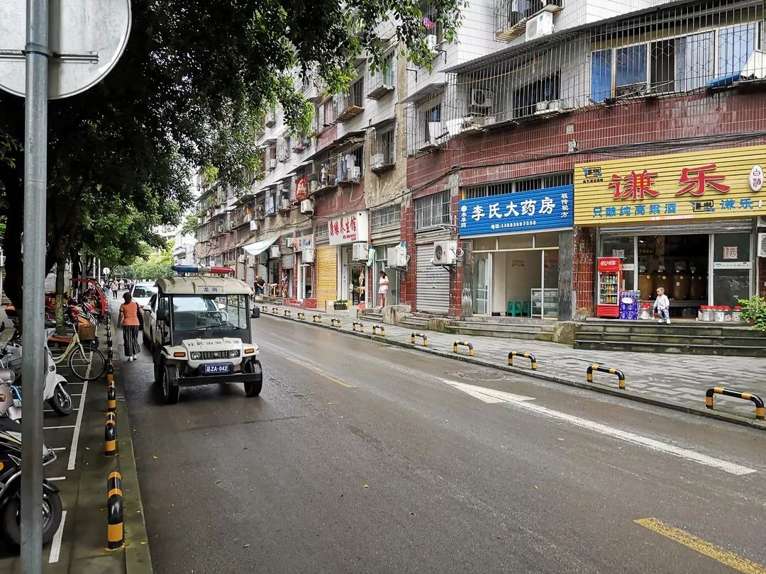 昨夜今晨大足区普降大到暴雨,最高降雨量达1487毫米