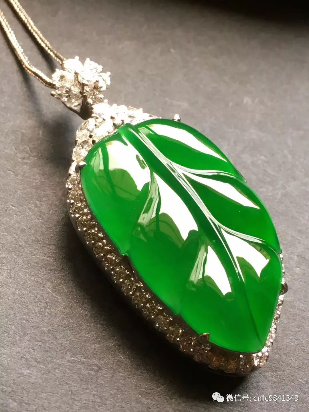 翡翠欣赏丨冰阳绿佛公吊坠112000元