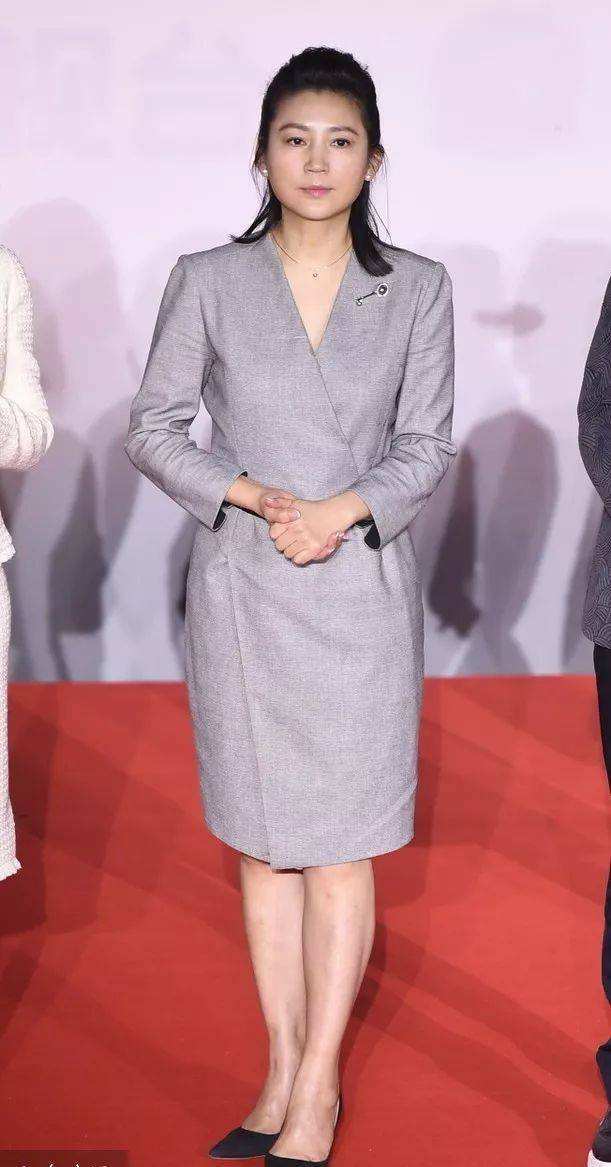 原创王小丫衰老了好多,都开始穿老年裙了,也没有了之前的气质!