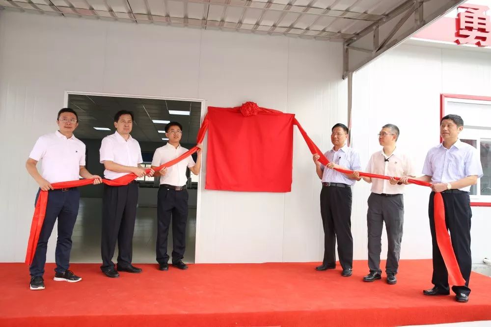 以及南城街道党委书记陈桂明,街道党委副书记,办事处主任苏东等班子