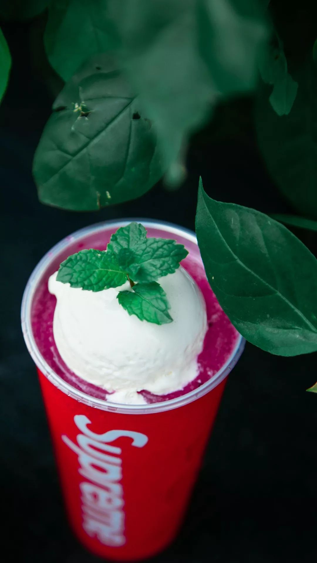 不是吧supreme做饮品了