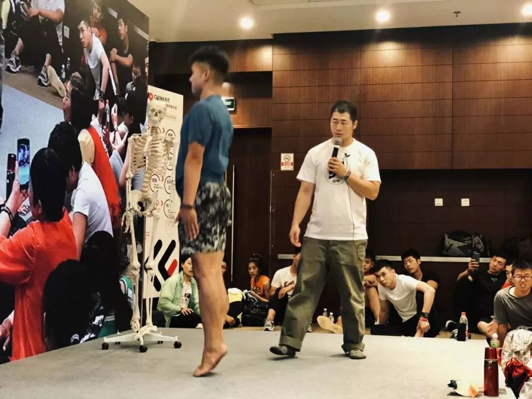 本源训练专访丨低头久坐越来越低龄化康复训练或是拯救现代病的良药