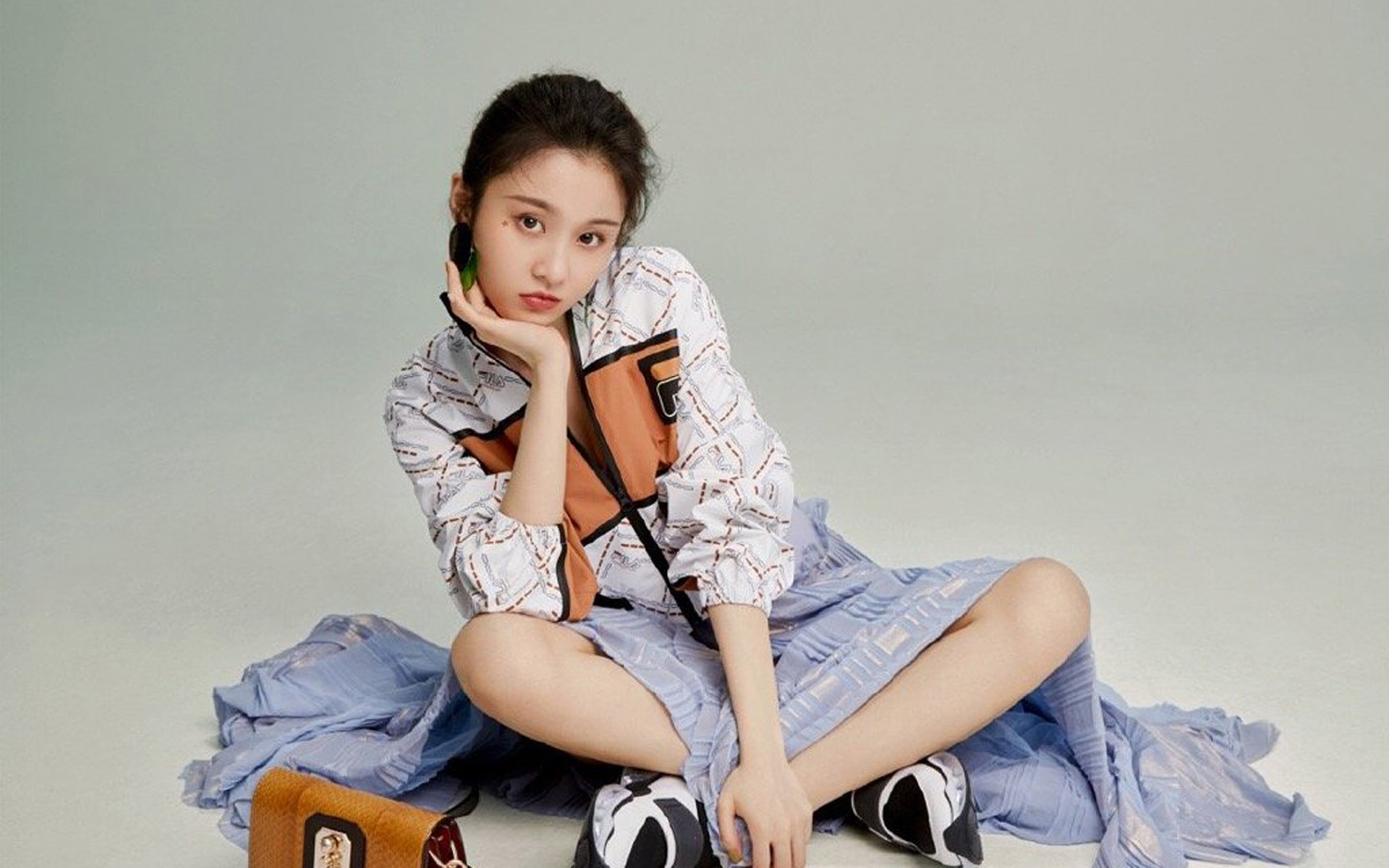 张慧雯时尚写真,言笑晏晏,古灵精怪!