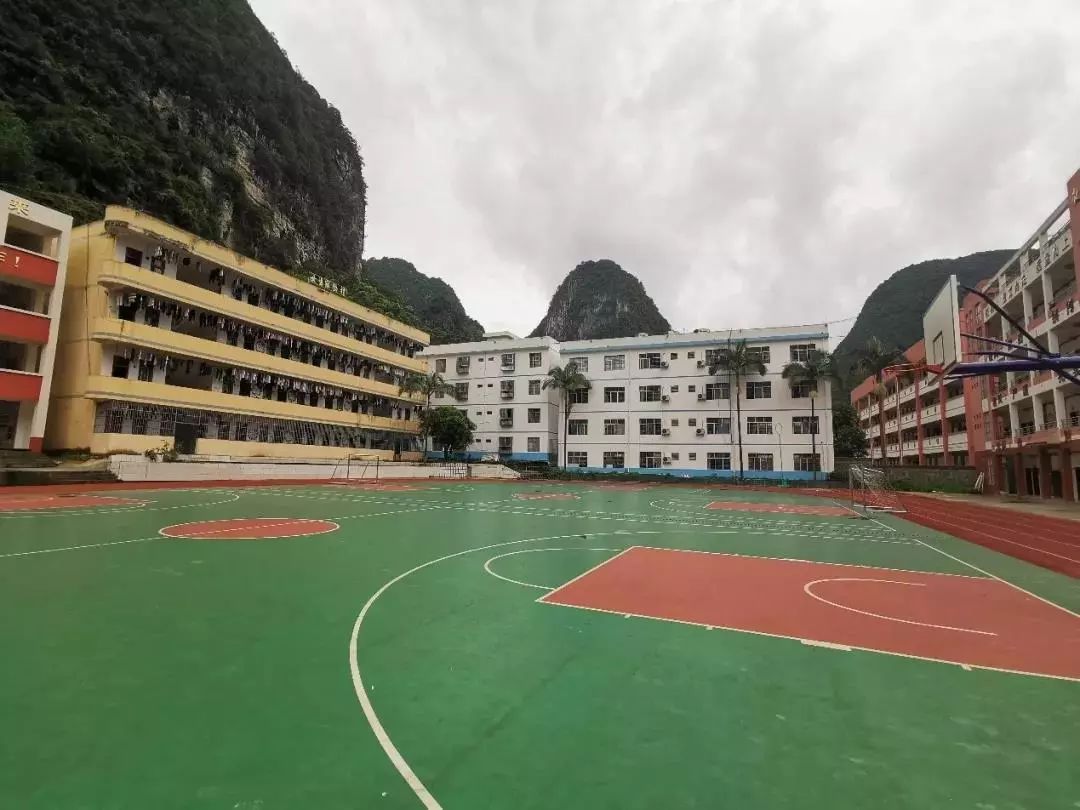 扶贫中的教育:如何把人生的可能性还给寒门学子?_巴马