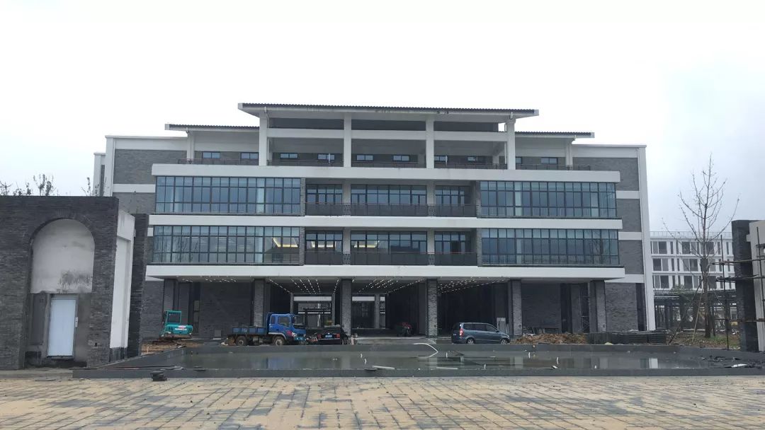 家长最关心多方代表共同见证奉化中学新校区进行首次空气质量检测