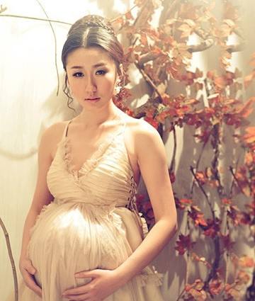 这样拍出来的孕妇婚纱照不仅美哒哒也更加稳妥