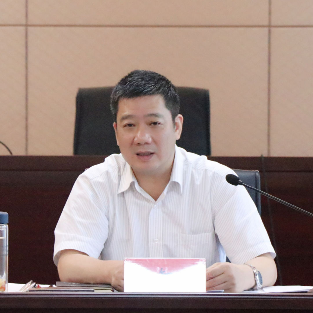 洪智军指出会议通报了今天中午太平街道一大厦发生的火