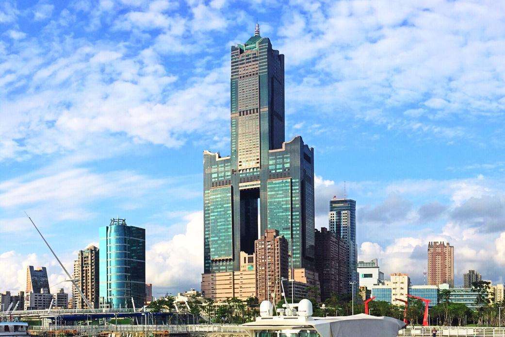 宝岛南台湾最高大楼高雄85大楼350米75层观景台鸟瞰高雄一切美景