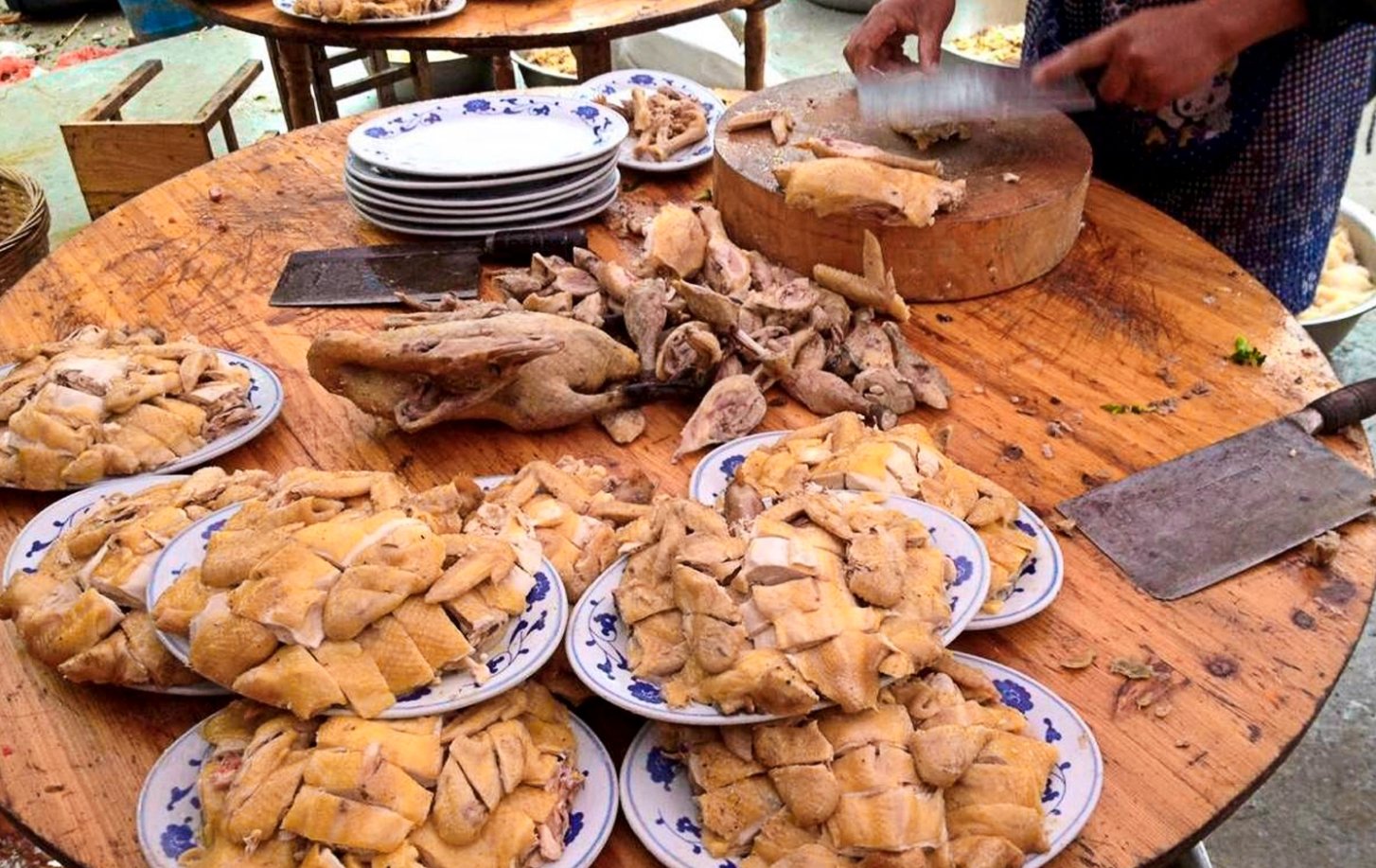 美食农村婚宴上的菜让人眼花缭乱猜猜哪里的酒席这么实在