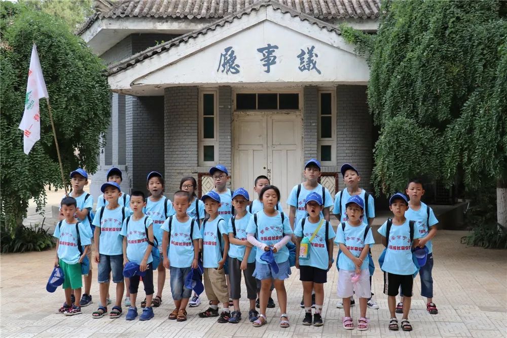 游览蒋介石西北行宫学习国学礼仪文化汉服宝宝萌翻啦