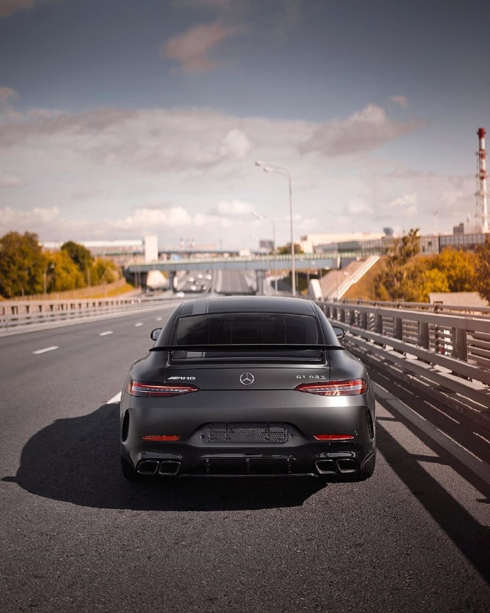 mercedes-amg gt63 s