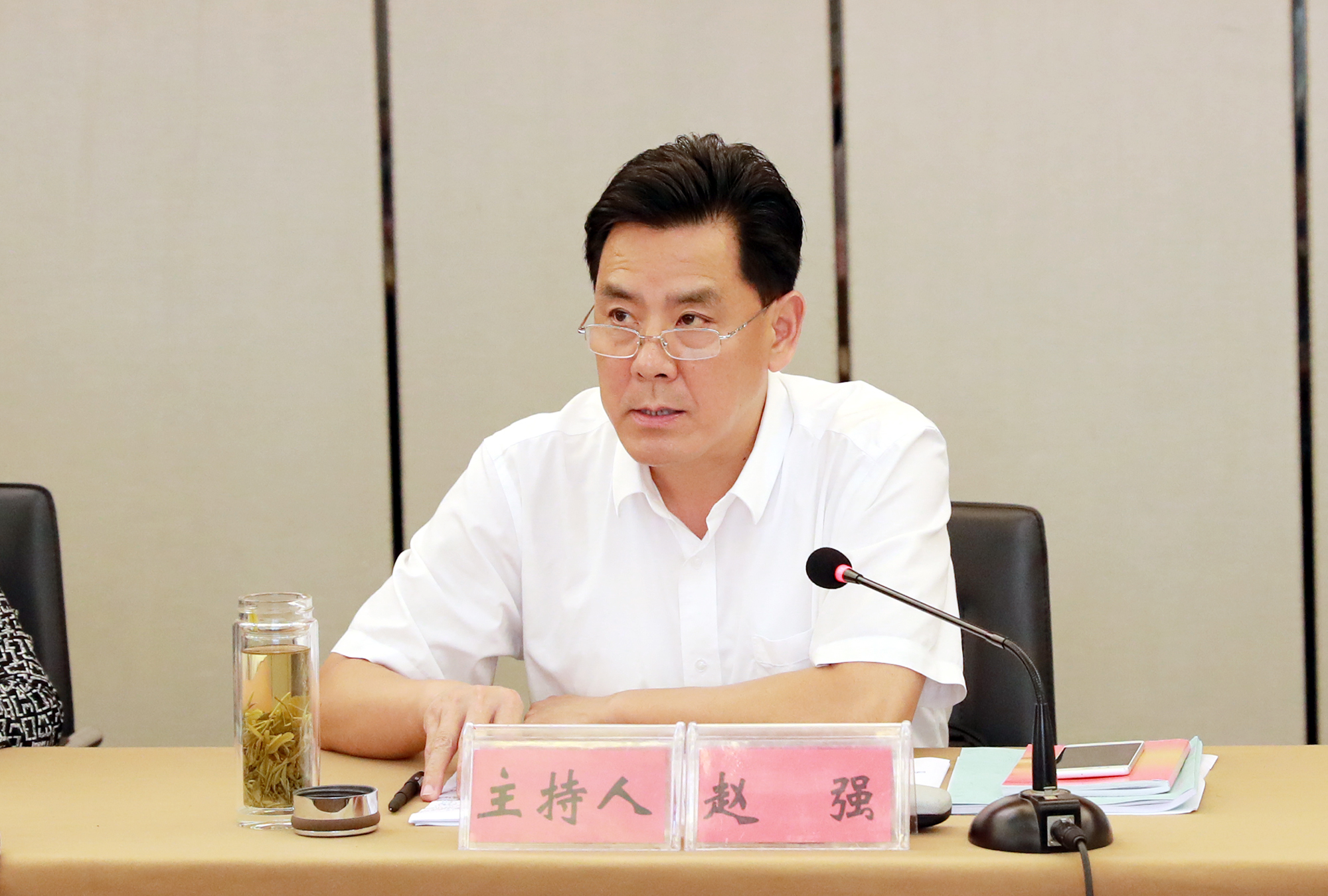 赵强要求全县各级政协组织和广大政协委员,要认真学习中央关于乡村
