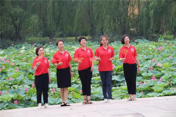 德孝中华周刊文摘：河北妇女讲习所举办庆祝新中国成立70周年快闪活动