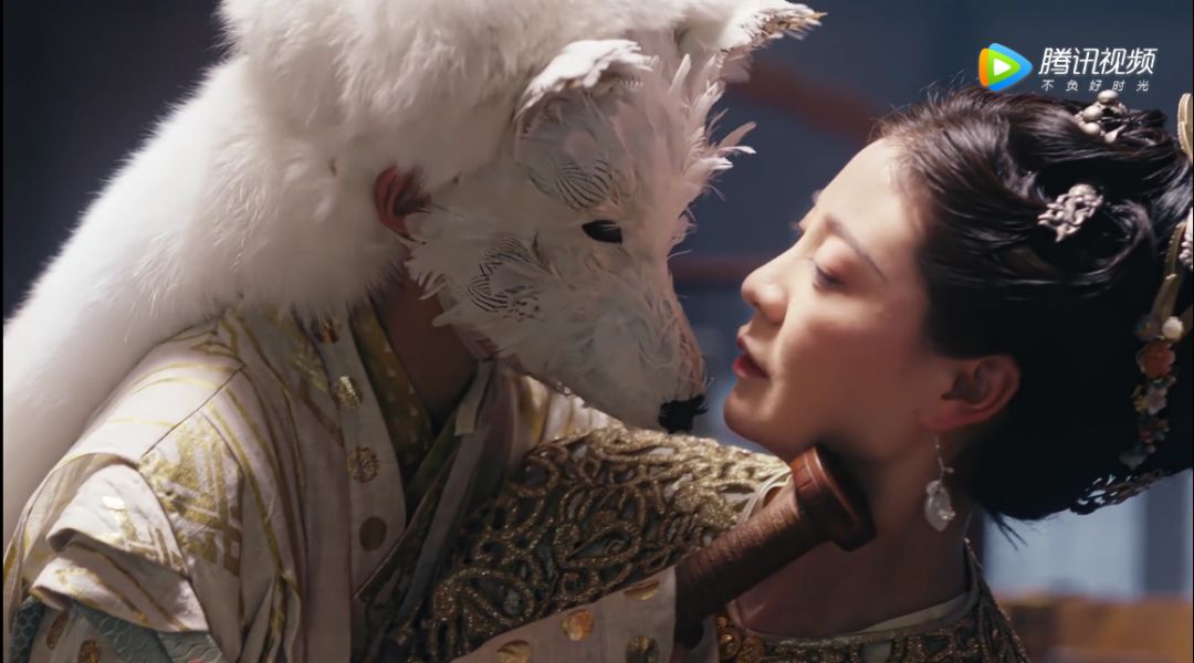 目前来看,这支赤牙相当于代替了原著中的那些活死人,剧中赤牙就是活