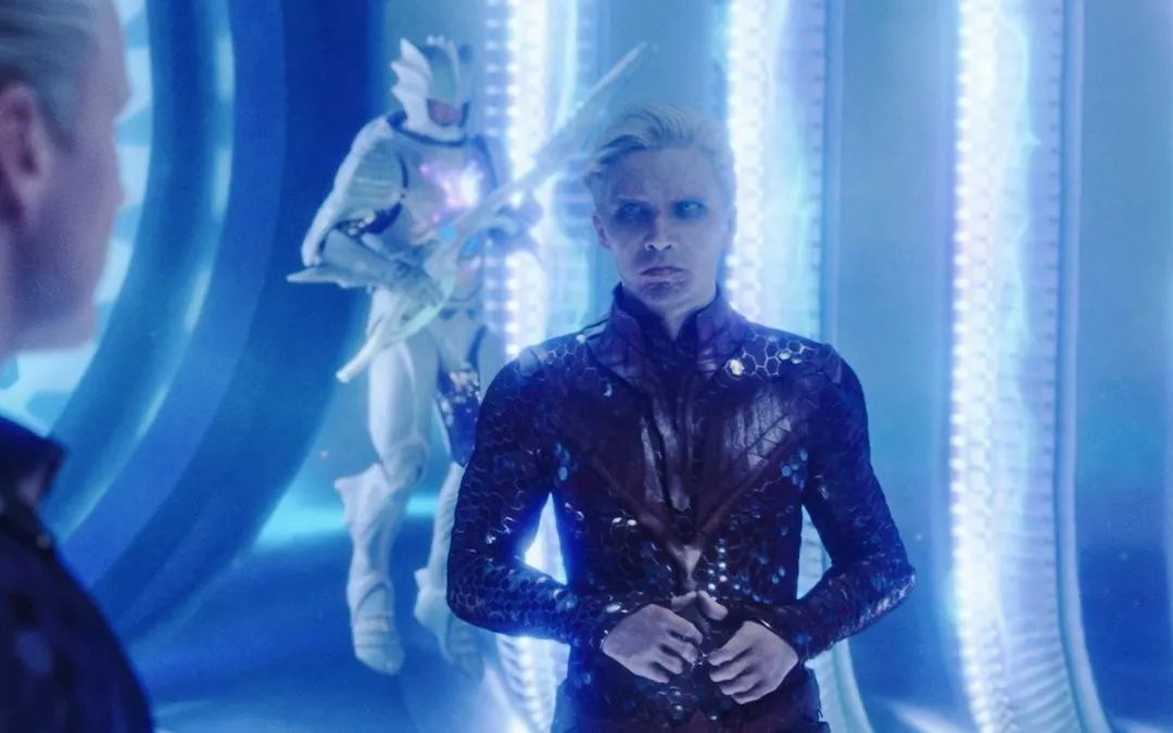 他出演过《海王》,在其中扮演脑袋被梅拉公主塞进马桶的穆克将军.