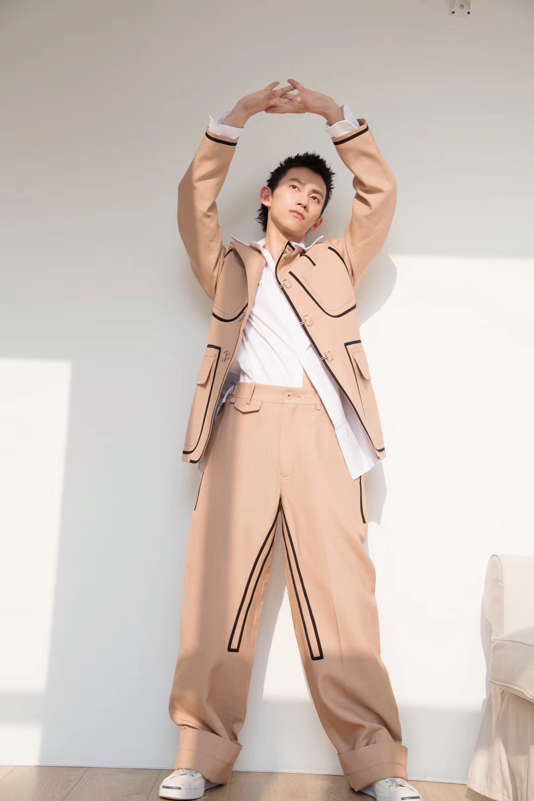 壹心壹加壹签约艺人牛超俞彬受邀出席你好毕加索公益之夜