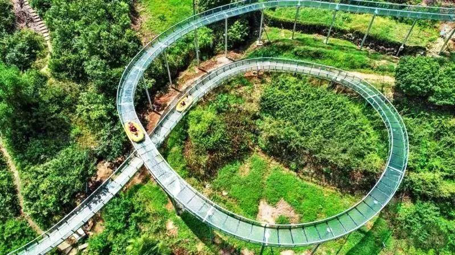 新昌网红玻璃漂流摇摆桥八级阶梯瀑布彩虹桥