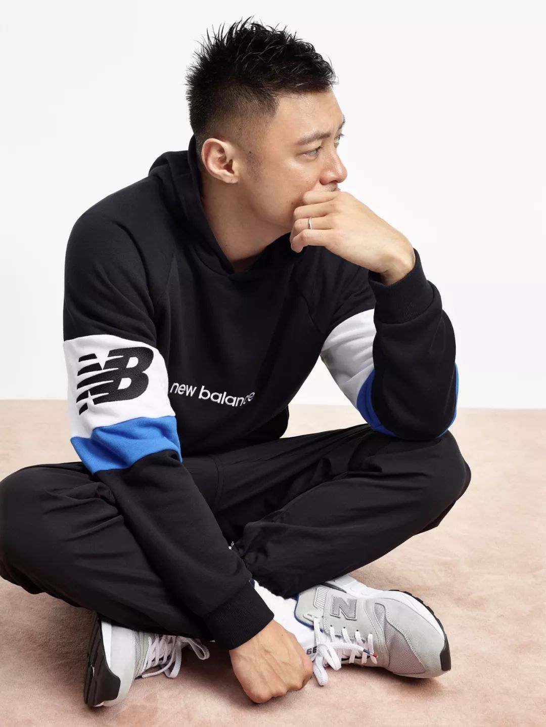 newbalance再掀潮流复古风看余文乐如何玩转高级灰