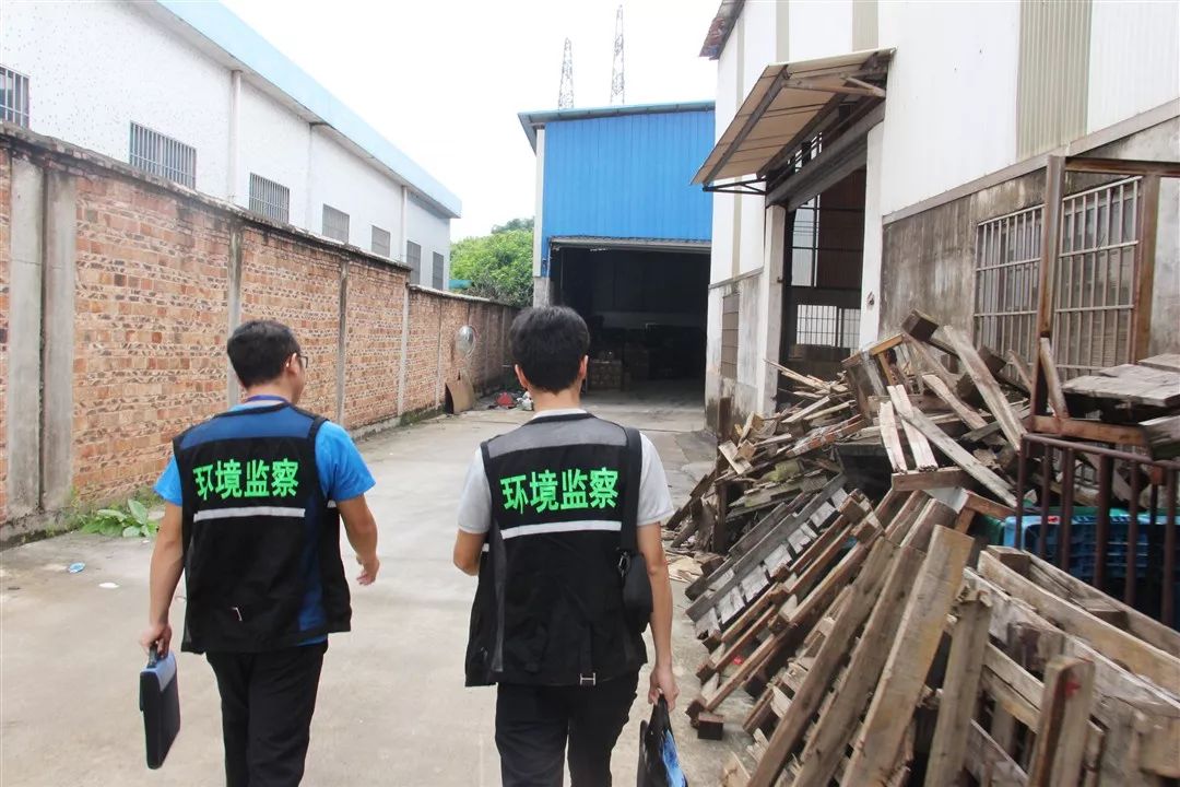 偷排废水一查到底环保铁军为企业送课上门