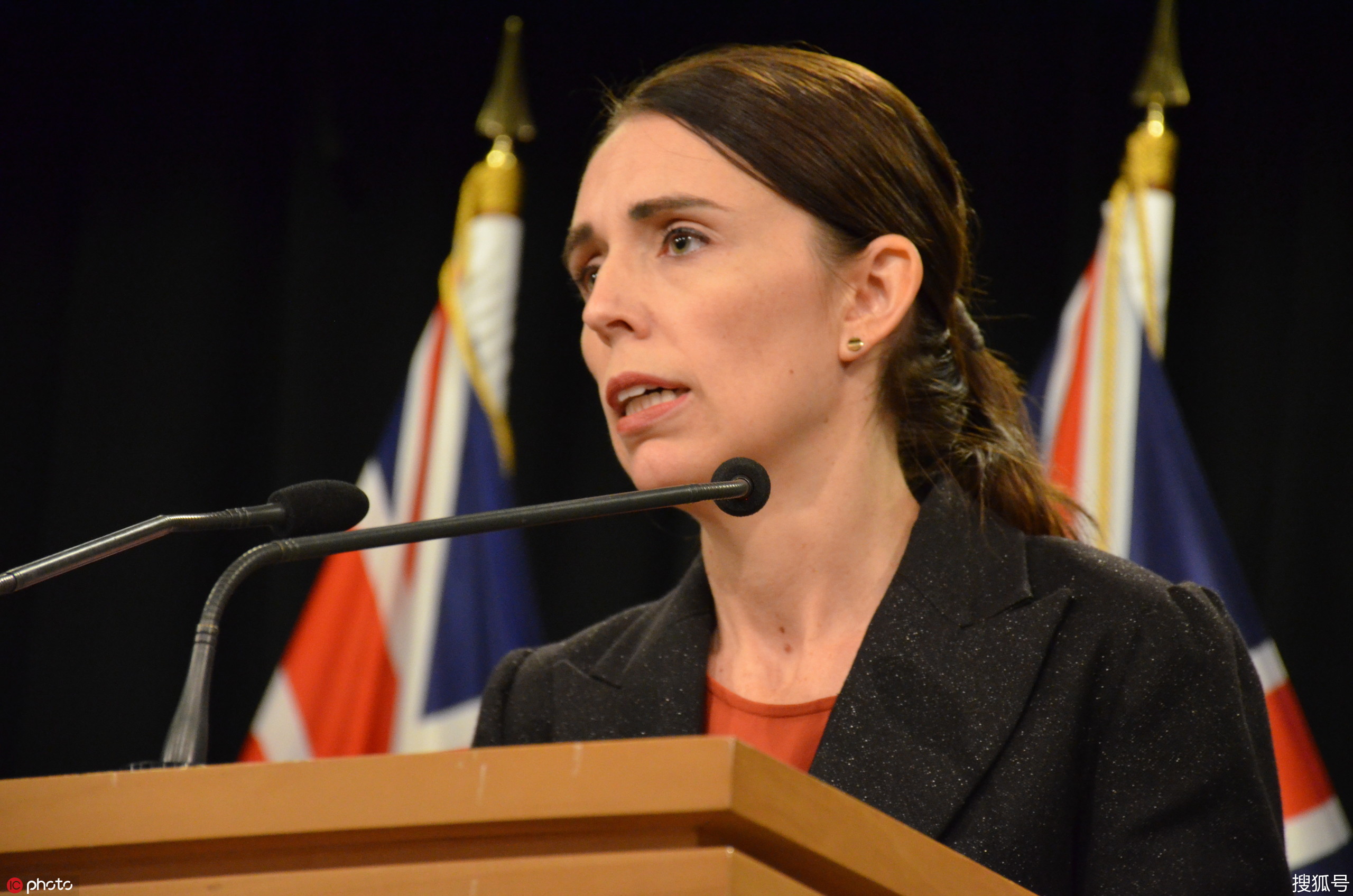 隔空舌战仍在持续,新西兰总理阿德恩16日也对特朗普的言论进行了批评