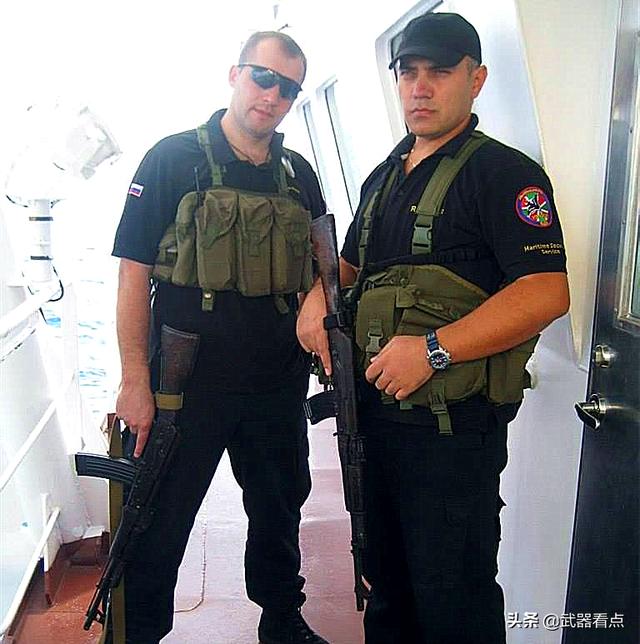 俄雇佣兵装备中国84式自动步枪工艺无可挑剔可造价高