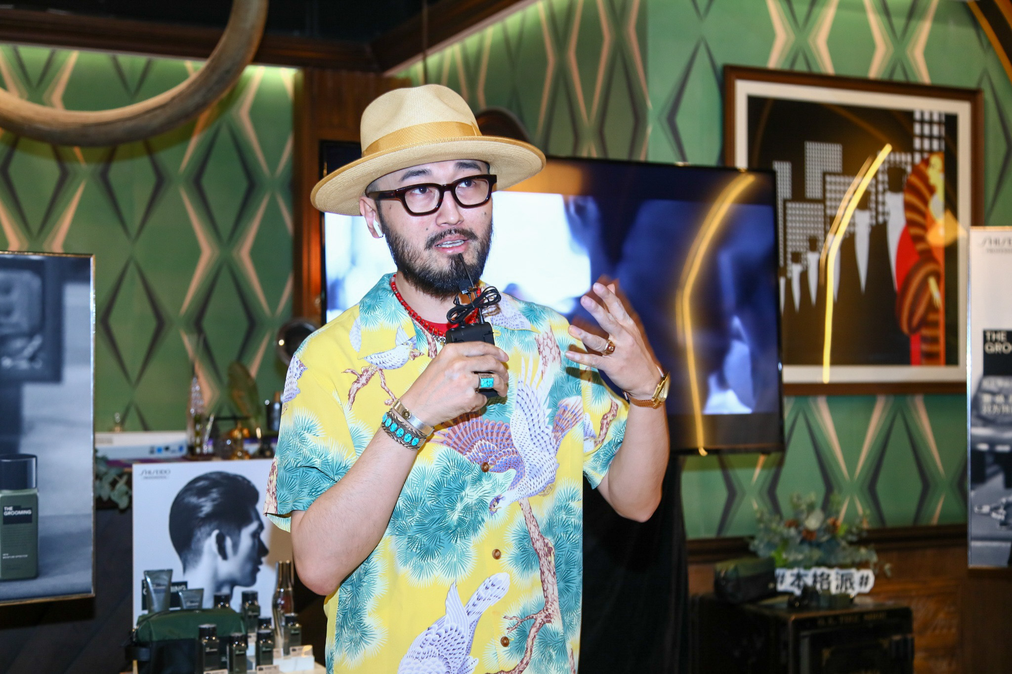 复古绅士现代理容选择资生堂专业美发格罗姆明男士理容新品发布