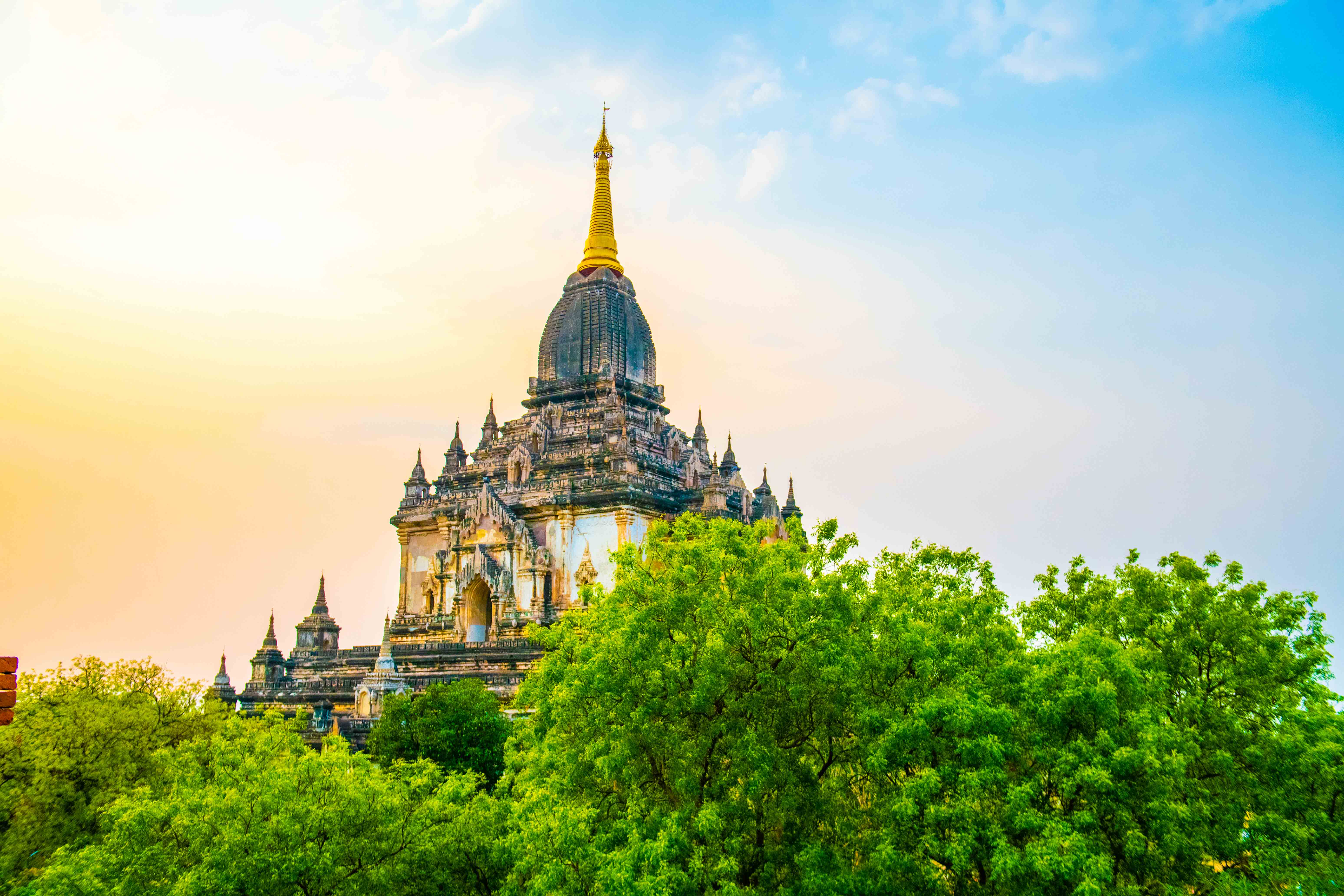 原创缅甸最美佛塔之一高55米日落能把人美哭中国游客最爱来