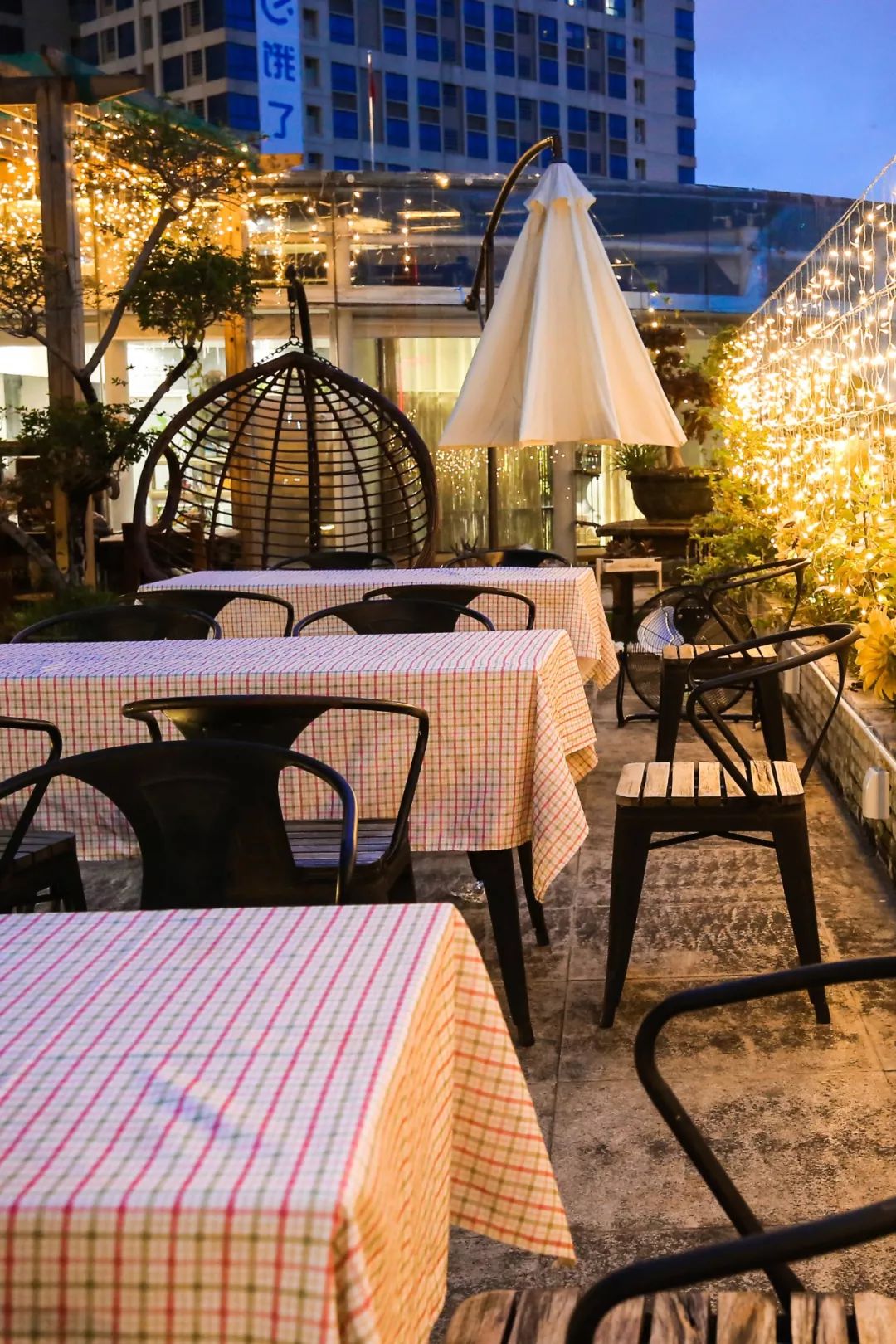 占地4000㎡藏在北海大道的高空酒吧光看景色就醉了