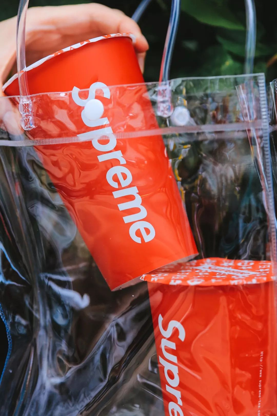 不是吧supreme做饮品了