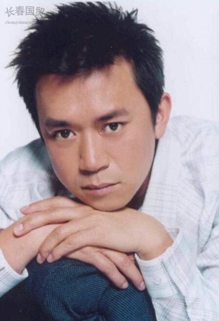 48岁王学兵近照曝光与朋友聚餐面露疲惫显苍老