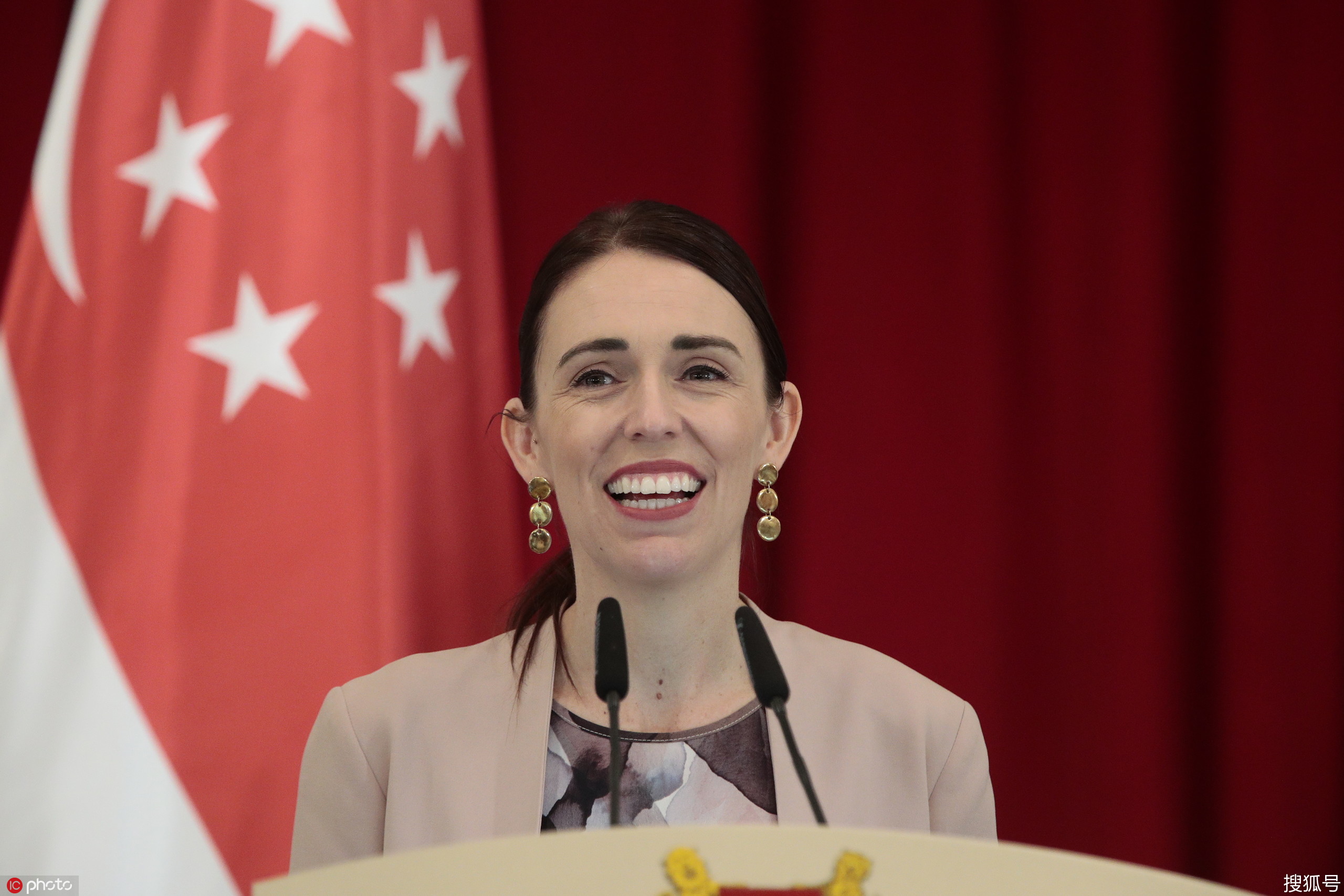 新西兰女总理炮轰特朗普:不要通过出身判断任何人