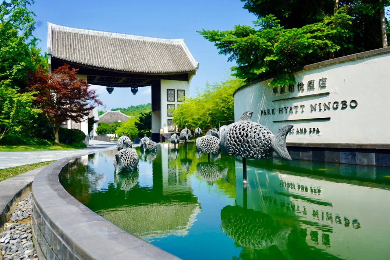 可是在宁波柏悦酒店我们大多想到的是有设计感,简约,高冷提起柏悦重新