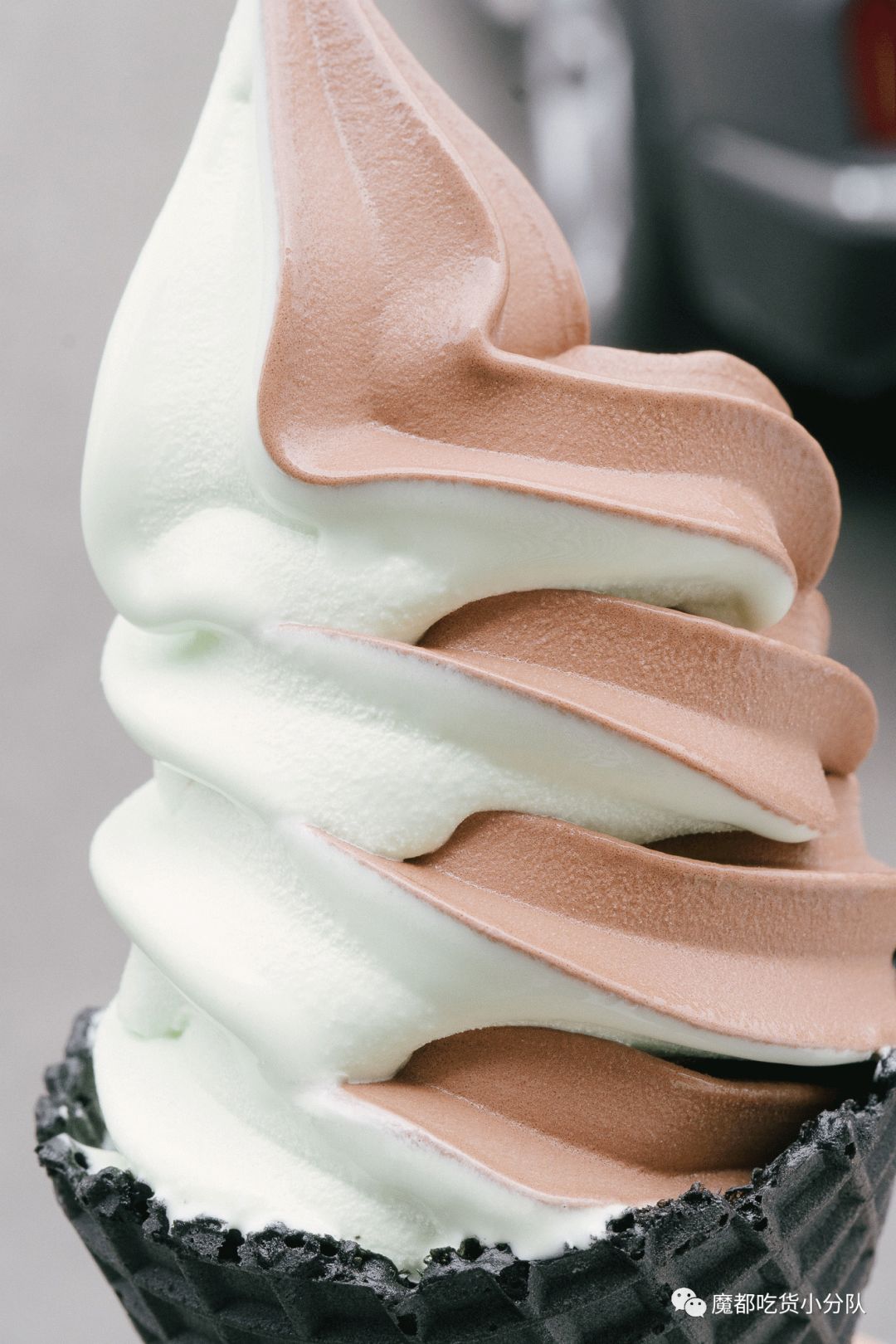 小时候经常吃的,现已绝版的蜜瓜形状冰淇淋就是这个味道.